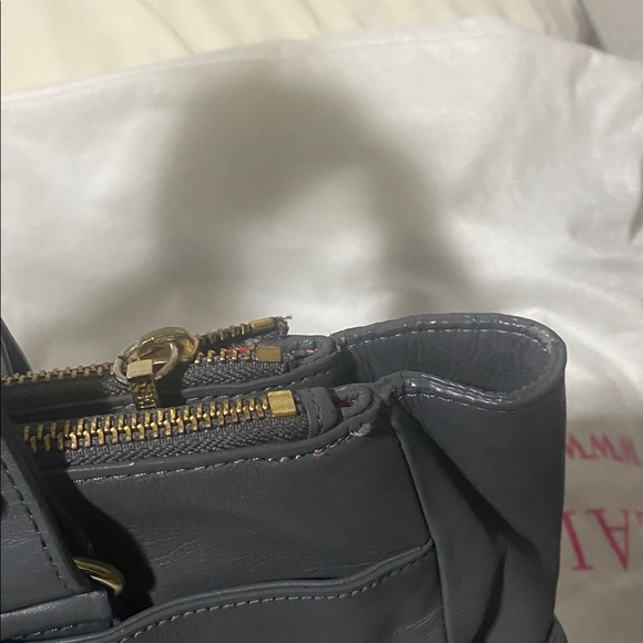 Elaine Turner Gray Leather with Gold Hardware Satchel - Picture 8 of 8